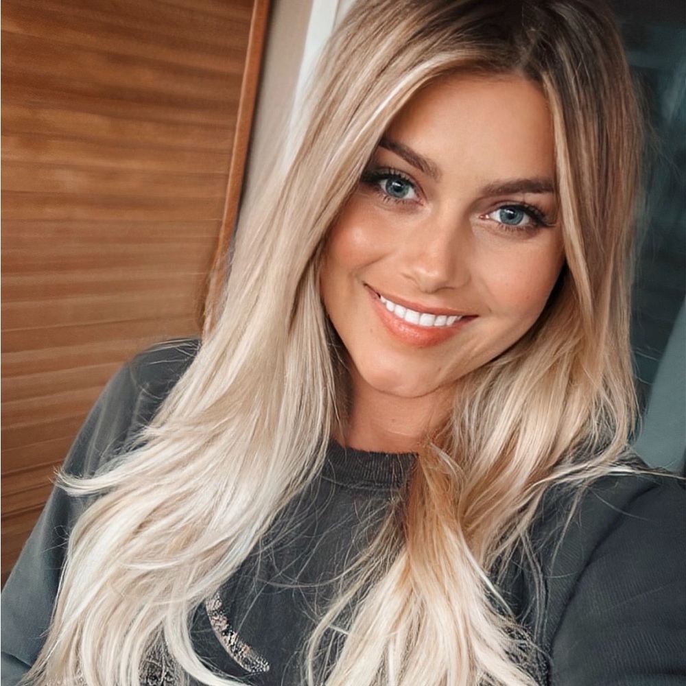Meet your Posher, Carissa Lynn
